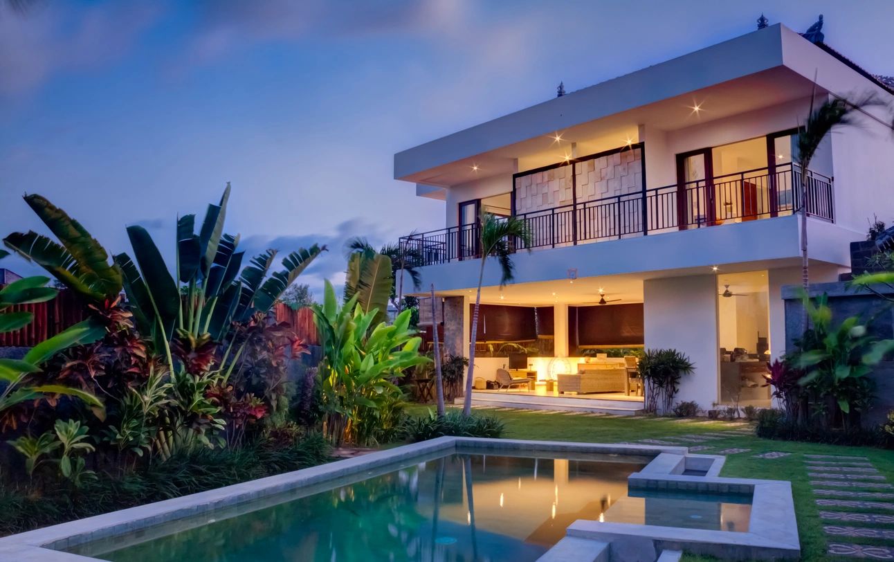 Modern home pool
